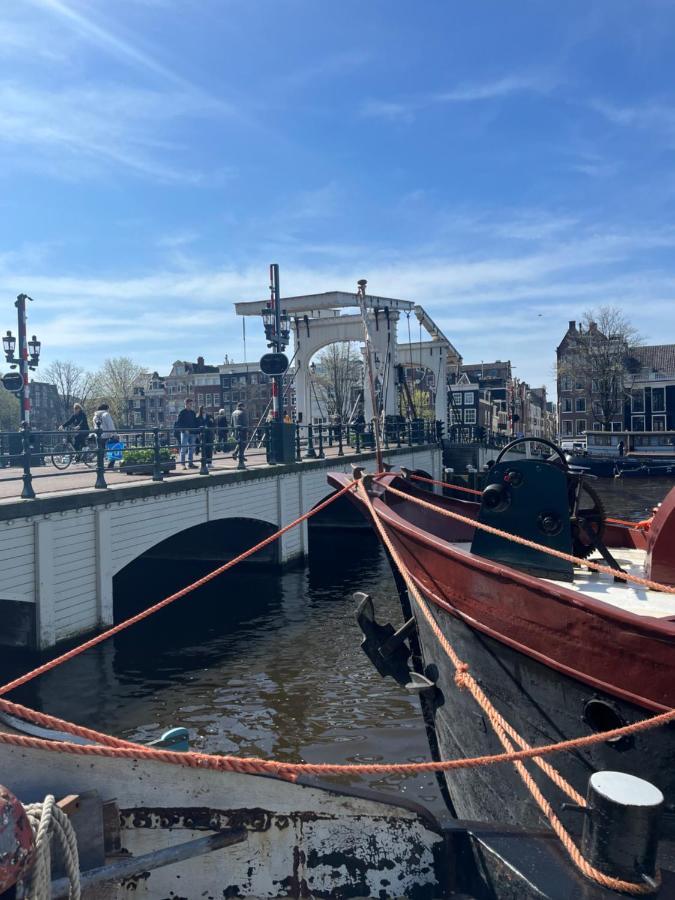 Skinny Bridge Houseboat Amstel View Amesterdão Exterior foto